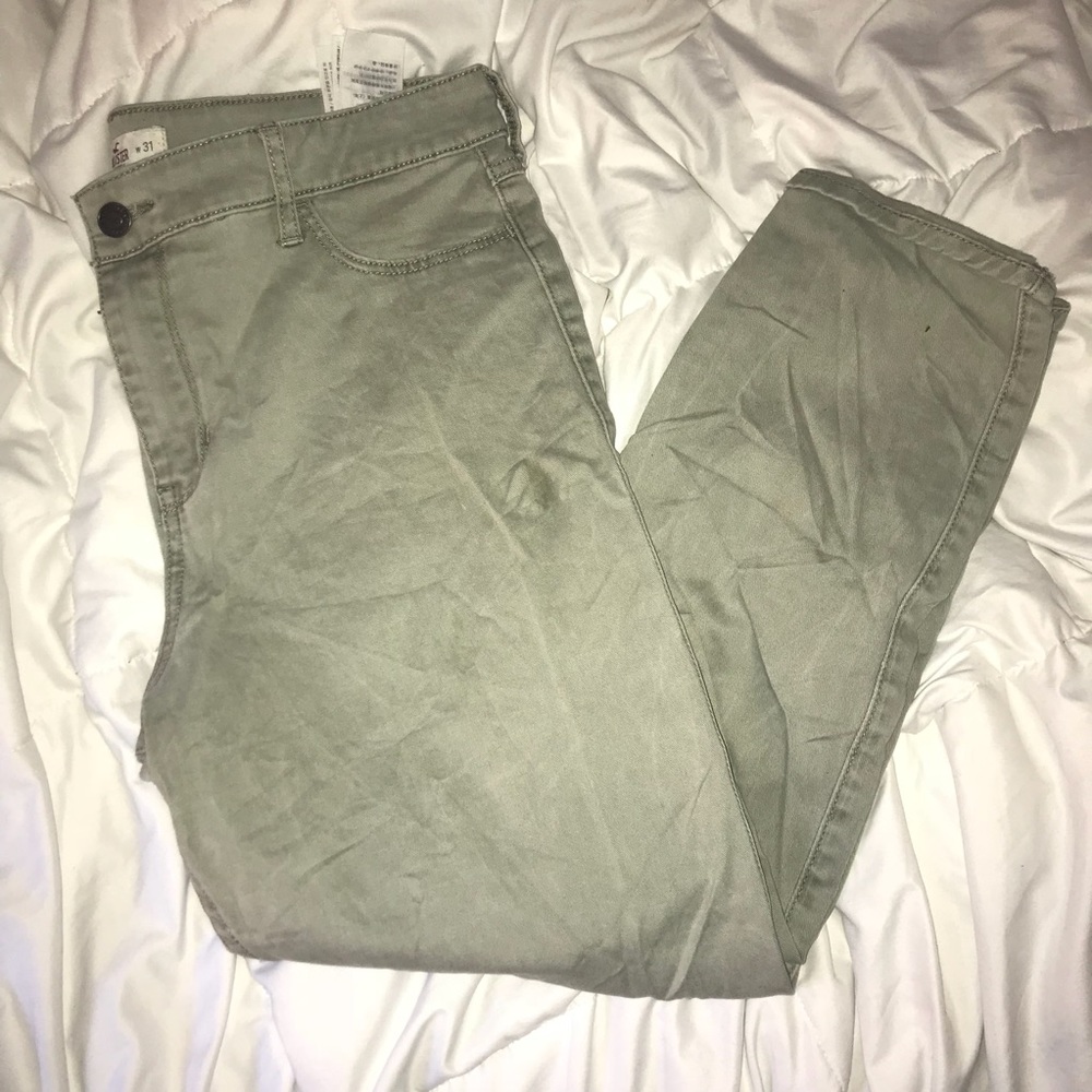 Hollister High-Rise Cropped Jeans